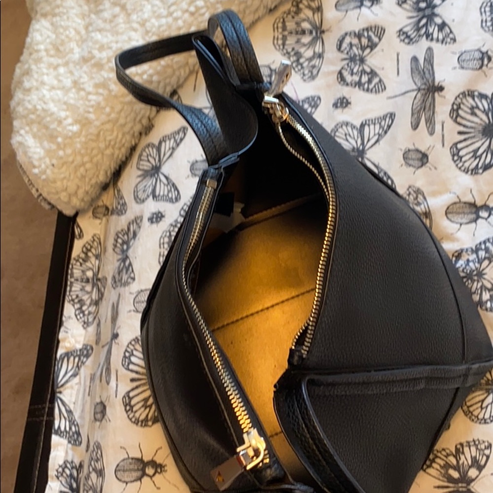 GUESS purse - Picture 2 of 3